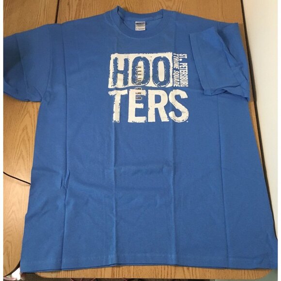 New Mens Hooters Bundle Of 2 Vintage Short Sleeve T-shirts from St Pete Size XL - Picture 6 of 6